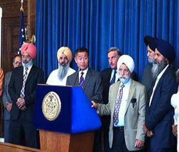 Comptroller Liu Addressing the need for Sikhs to serve in NYPD with their Turbans and Beards with New York City Community